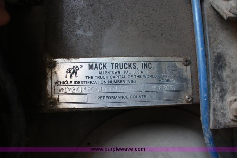 image for item K1239 1988 Mack MR630S refuse truck
