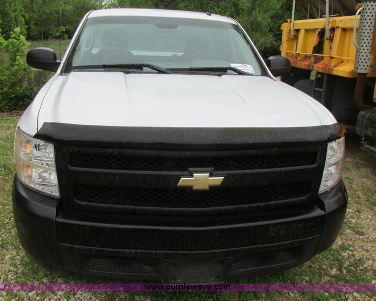 image for item K1400 2007 Chevrolet Silverado 1500 pickup truck