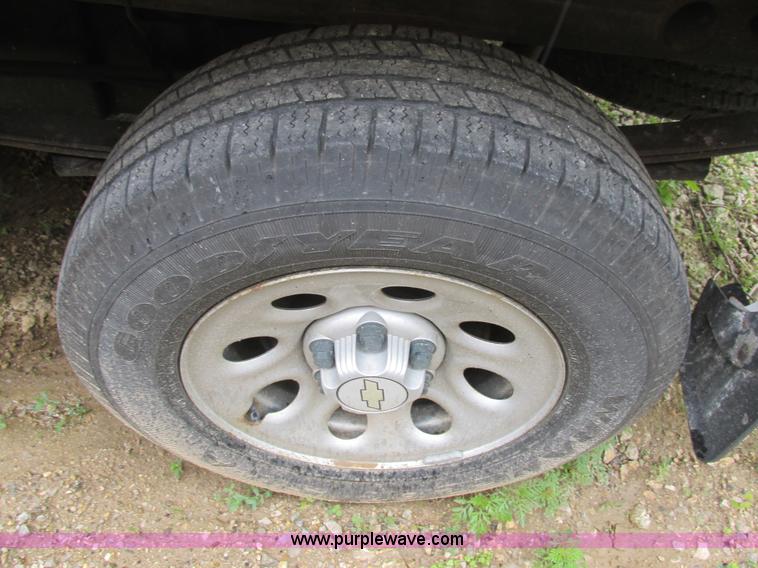 image for item K1400 2007 Chevrolet Silverado 1500 pickup truck