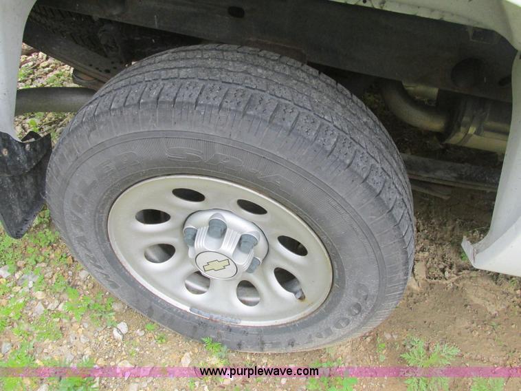 image for item K1400 2007 Chevrolet Silverado 1500 pickup truck