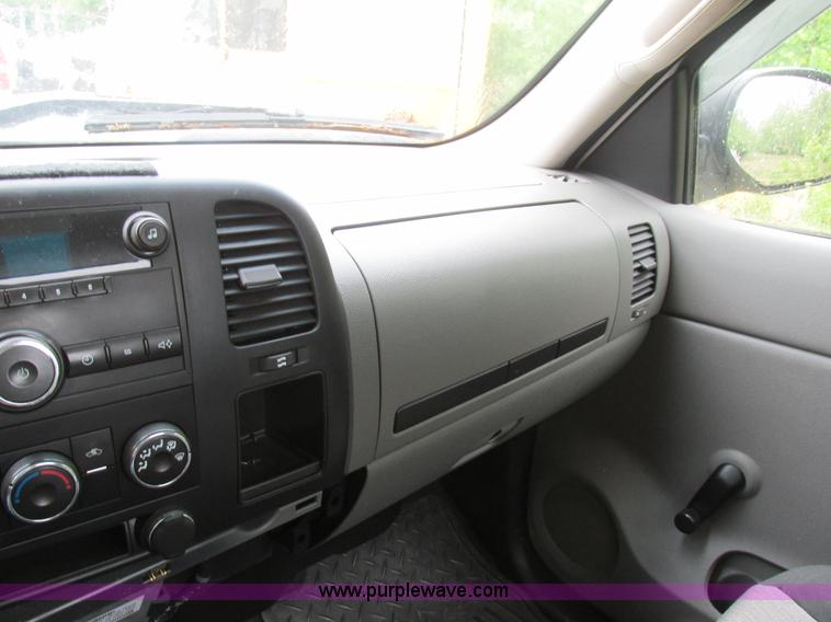 image for item K1400 2007 Chevrolet Silverado 1500 pickup truck