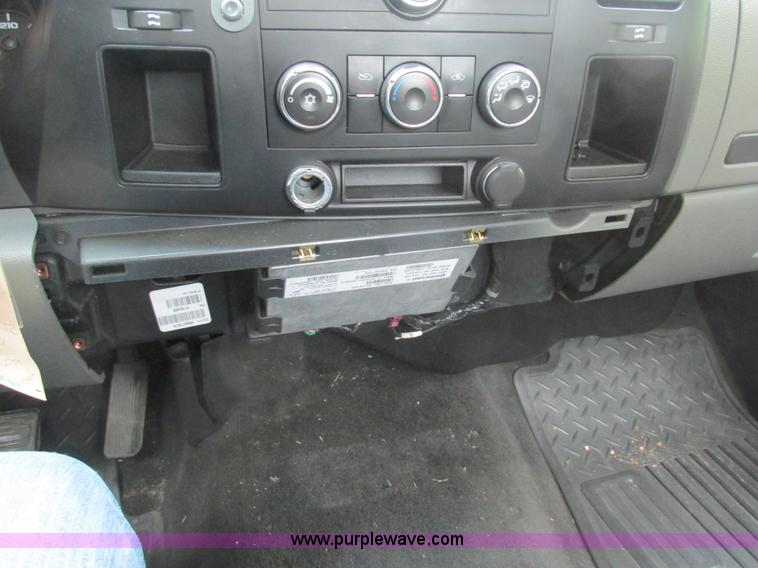 image for item K1400 2007 Chevrolet Silverado 1500 pickup truck