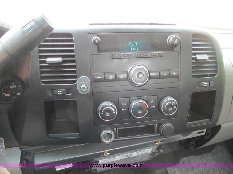 image for item K1400 2007 Chevrolet Silverado 1500 pickup truck