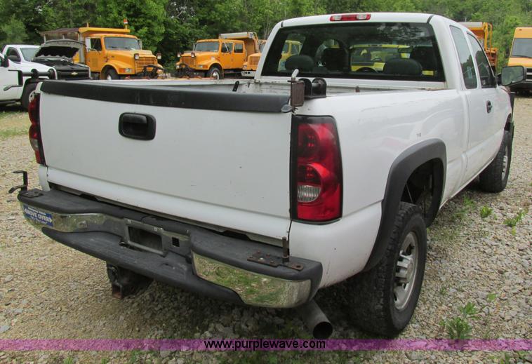 image for item K1404 2006 Chevrolet Silverado 2500HD pickup truck