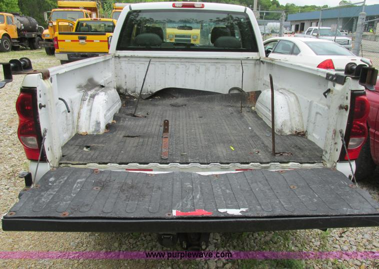 image for item K1404 2006 Chevrolet Silverado 2500HD pickup truck