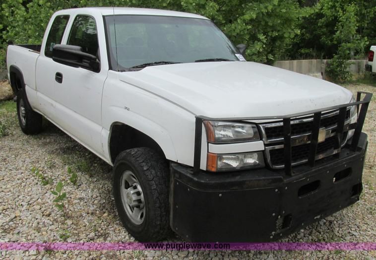 image for item K1404 2006 Chevrolet Silverado 2500HD pickup truck