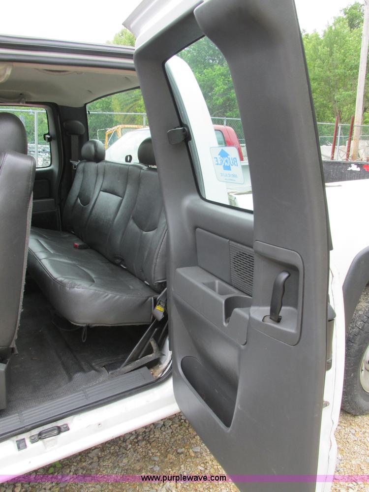 image for item K1404 2006 Chevrolet Silverado 2500HD pickup truck