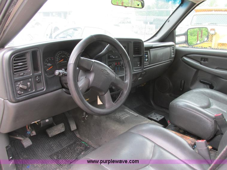image for item K1404 2006 Chevrolet Silverado 2500HD pickup truck