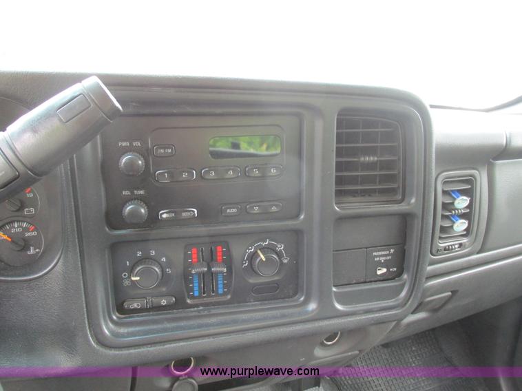 image for item K1404 2006 Chevrolet Silverado 2500HD pickup truck