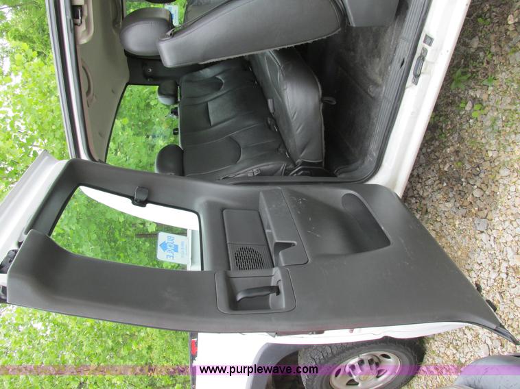 image for item K1404 2006 Chevrolet Silverado 2500HD pickup truck