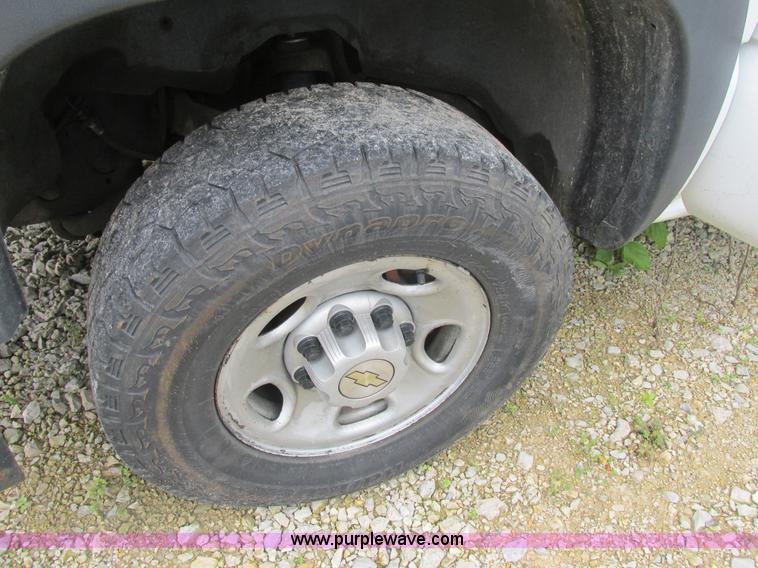 image for item K1404 2006 Chevrolet Silverado 2500HD pickup truck