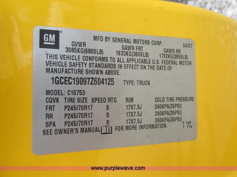 image for item K1405 2007 Chevrolet Silverado 1500 pickup truck