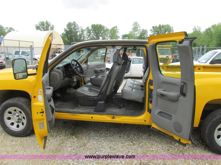 image for item K1405 2007 Chevrolet Silverado 1500 pickup truck