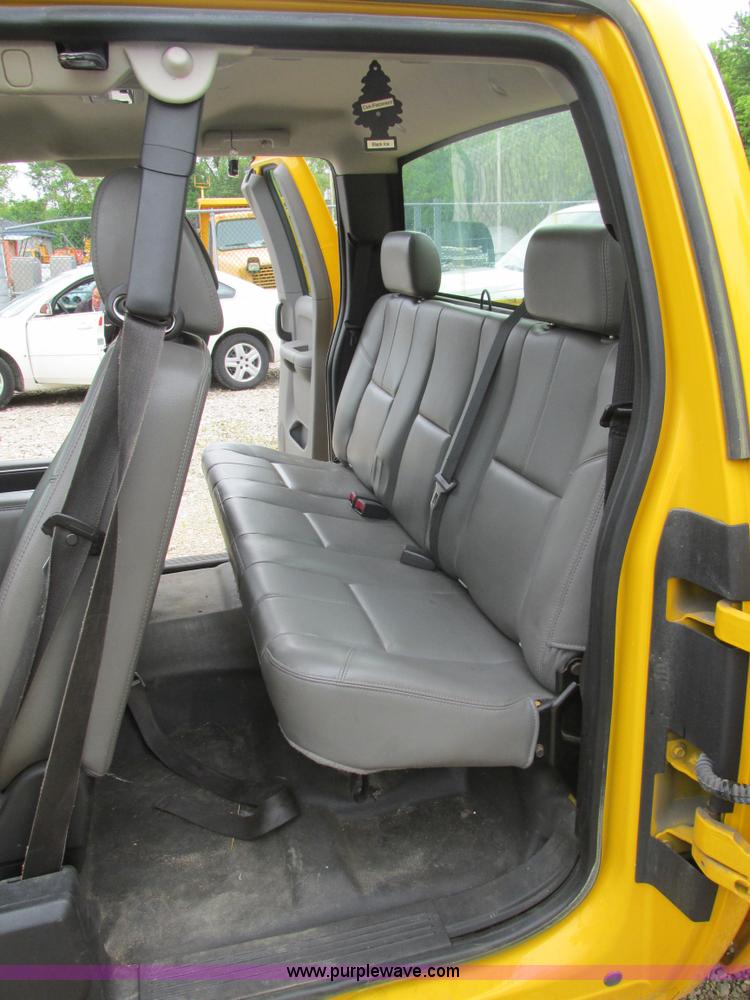 image for item K1405 2007 Chevrolet Silverado 1500 pickup truck