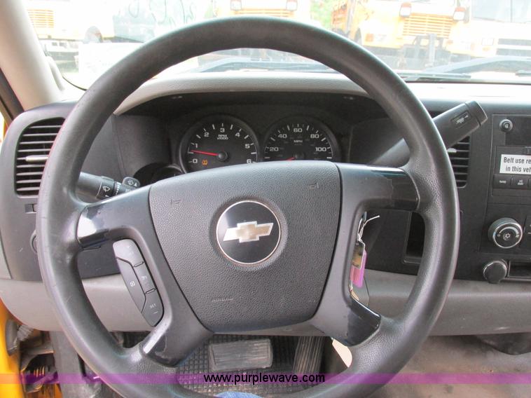 image for item K1405 2007 Chevrolet Silverado 1500 pickup truck