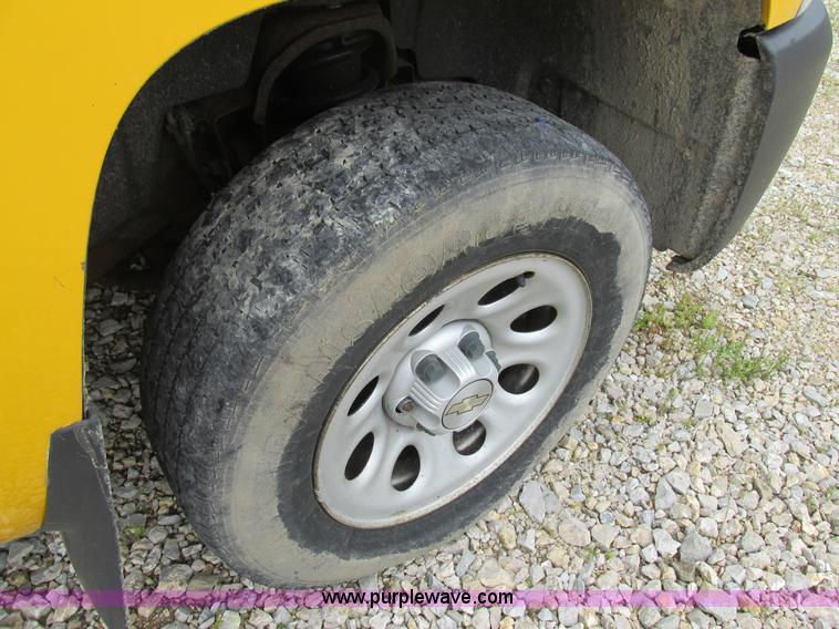 image for item K1405 2007 Chevrolet Silverado 1500 pickup truck