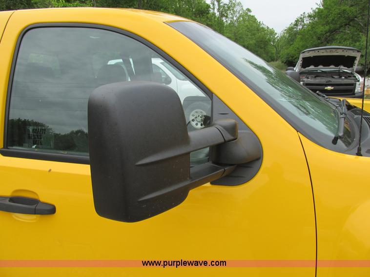 image for item K1405 2007 Chevrolet Silverado 1500 pickup truck