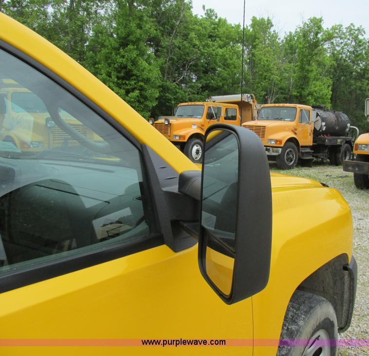 image for item K1405 2007 Chevrolet Silverado 1500 pickup truck