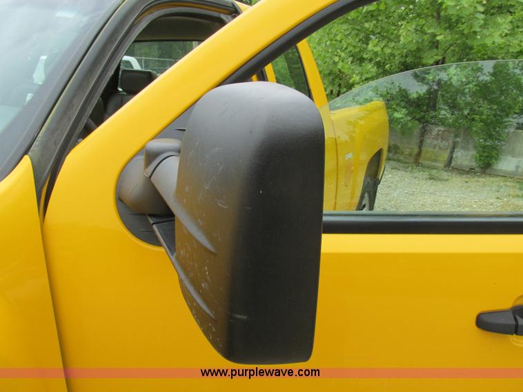 image for item K1405 2007 Chevrolet Silverado 1500 pickup truck