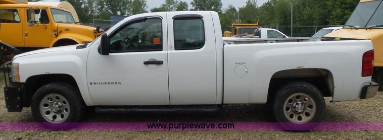 image for item K1406 2008 Chevrolet Silverado 1500 pickup truck