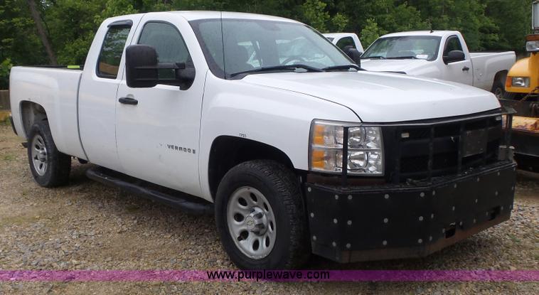 image for item K1406 2008 Chevrolet Silverado 1500 pickup truck