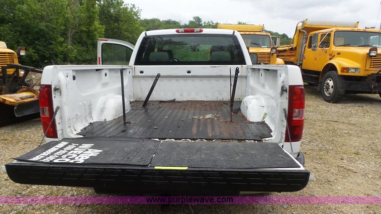 image for item K1406 2008 Chevrolet Silverado 1500 pickup truck