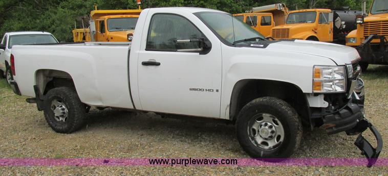 image for item K1408 2008 Chevrolet Silverado 2500HD pickup truck