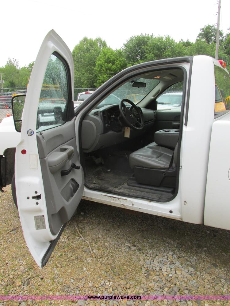 image for item K1408 2008 Chevrolet Silverado 2500HD pickup truck