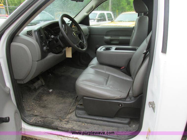 image for item K1408 2008 Chevrolet Silverado 2500HD pickup truck