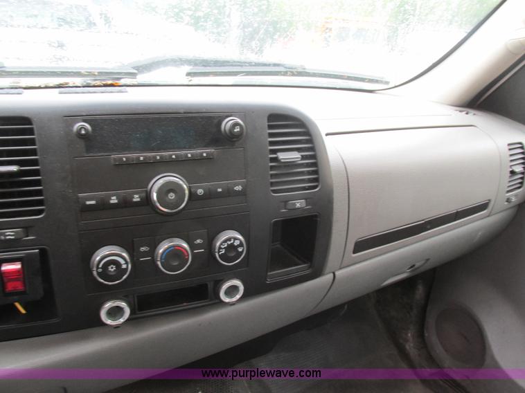 image for item K1408 2008 Chevrolet Silverado 2500HD pickup truck