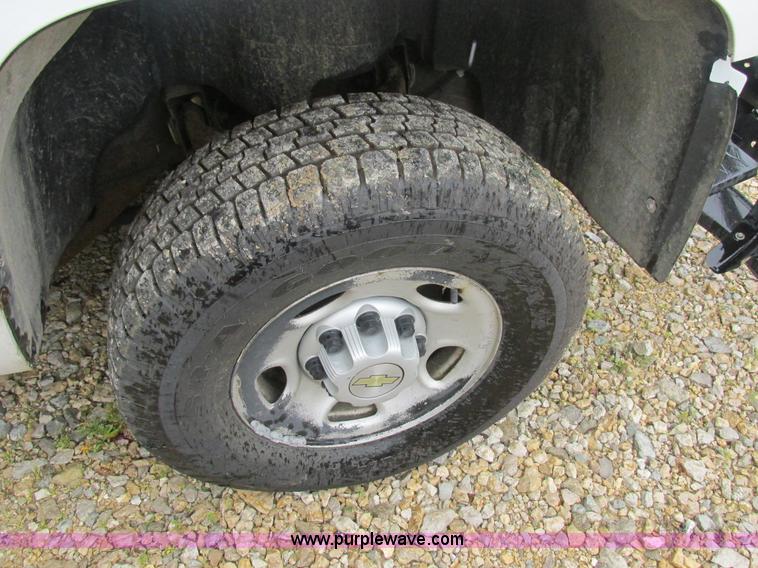 image for item K1408 2008 Chevrolet Silverado 2500HD pickup truck