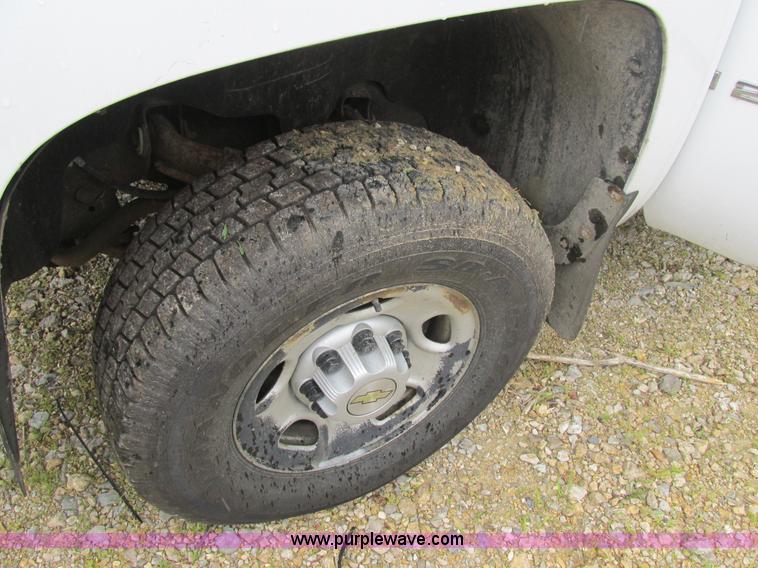 image for item K1408 2008 Chevrolet Silverado 2500HD pickup truck