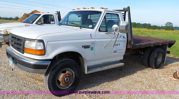 image for item K4056 1997 Ford F350 flatbed pickup truck