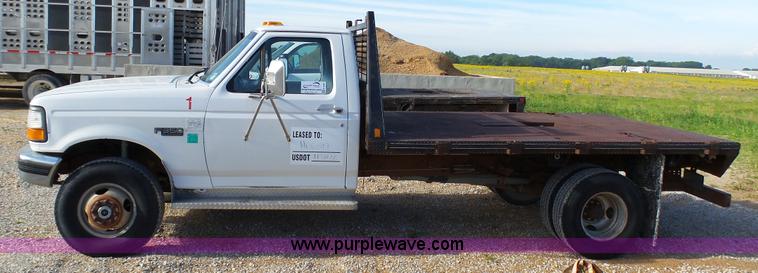 image for item K4056 1997 Ford F350 flatbed pickup truck