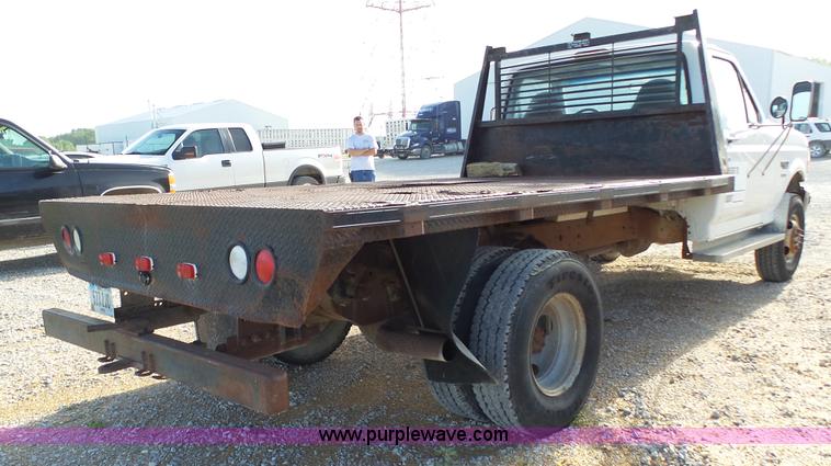 image for item K4056 1997 Ford F350 flatbed pickup truck