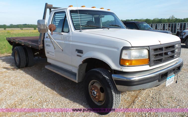 image for item K4056 1997 Ford F350 flatbed pickup truck