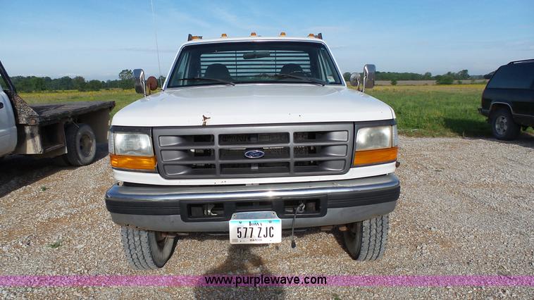image for item K4056 1997 Ford F350 flatbed pickup truck