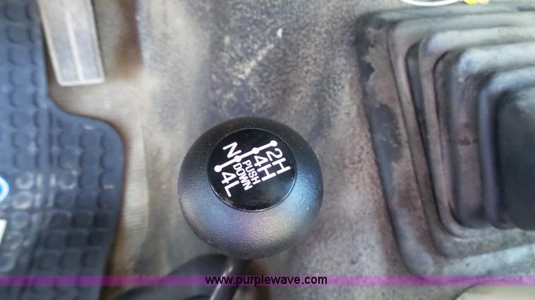 image for item K4056 1997 Ford F350 flatbed pickup truck