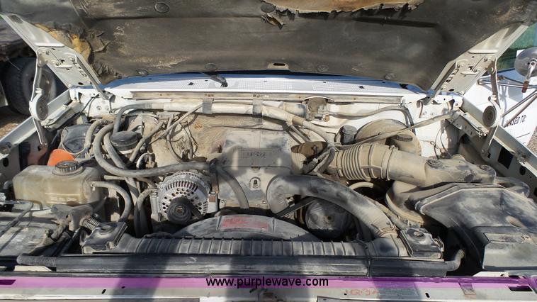 image for item K4056 1997 Ford F350 flatbed pickup truck