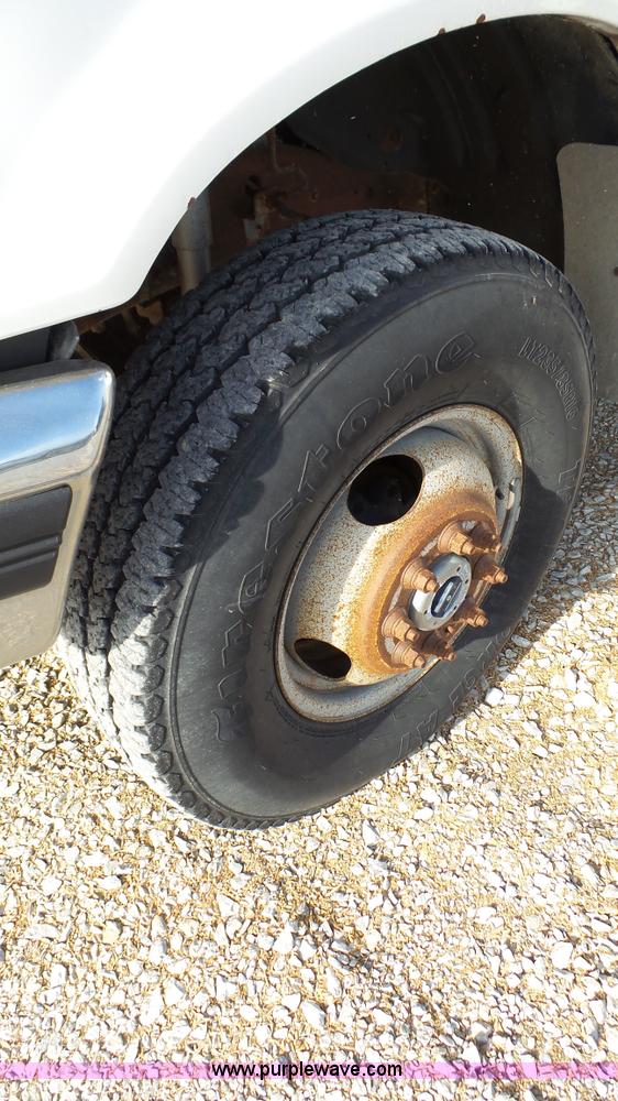 image for item K4056 1997 Ford F350 flatbed pickup truck