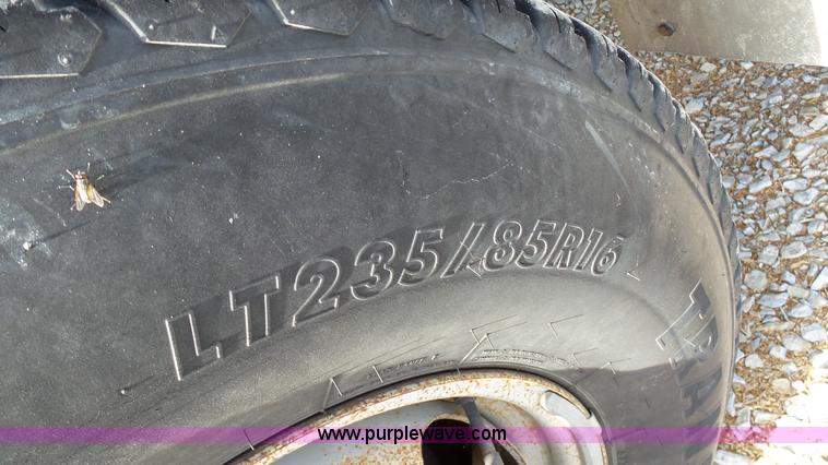 image for item K4056 1997 Ford F350 flatbed pickup truck