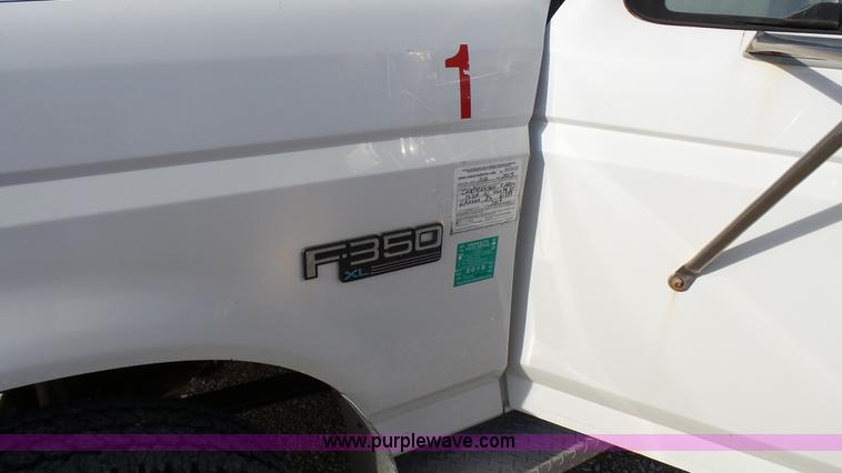 image for item K4056 1997 Ford F350 flatbed pickup truck