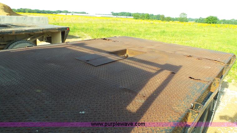 image for item K4056 1997 Ford F350 flatbed pickup truck