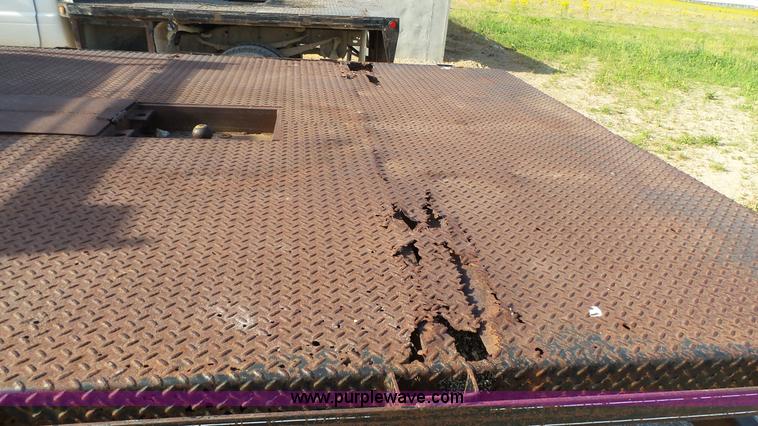 image for item K4056 1997 Ford F350 flatbed pickup truck