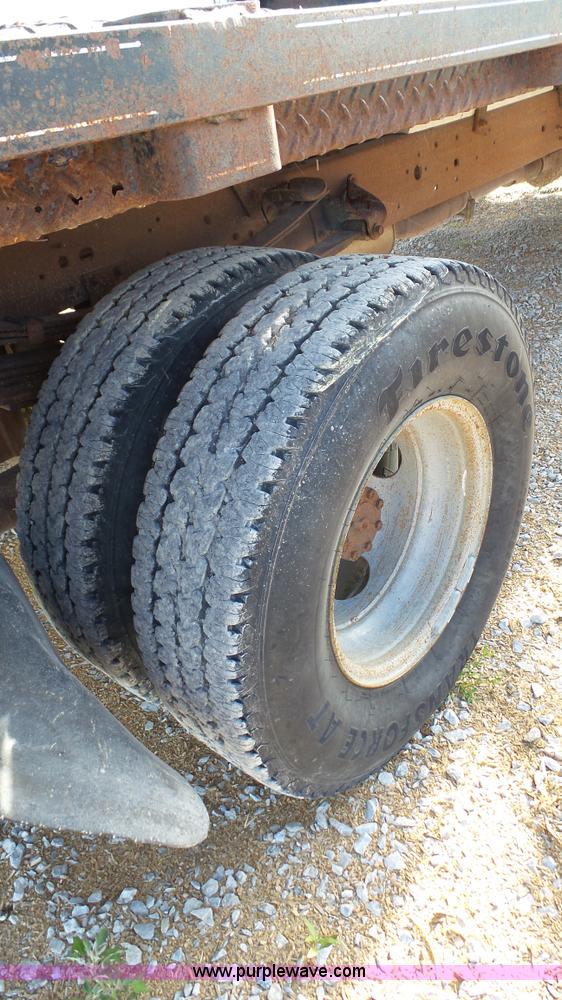 image for item K4056 1997 Ford F350 flatbed pickup truck