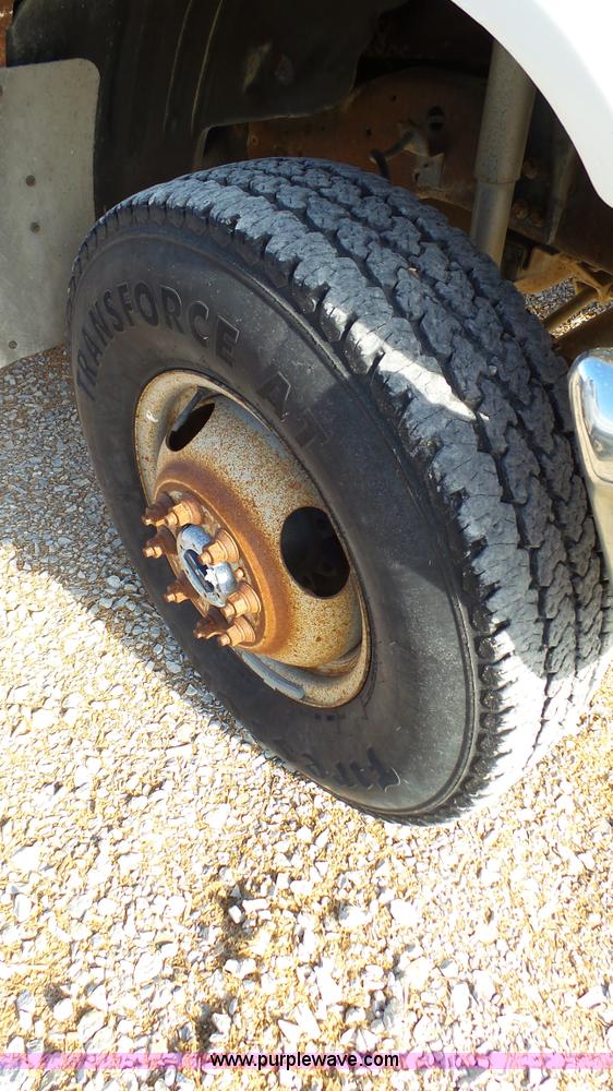 image for item K4056 1997 Ford F350 flatbed pickup truck