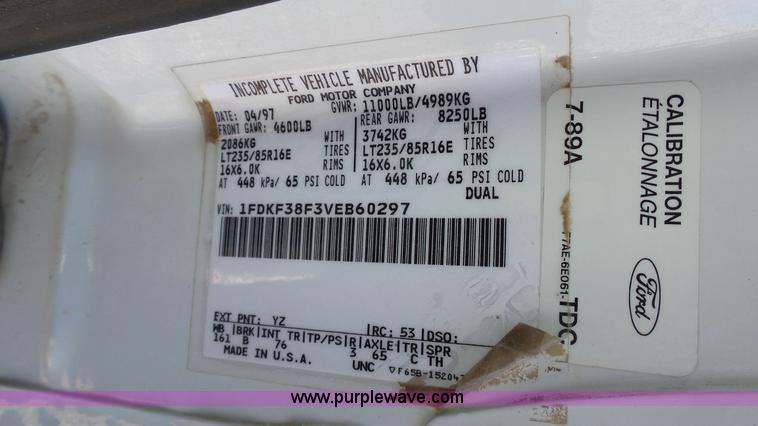 image for item K4056 1997 Ford F350 flatbed pickup truck