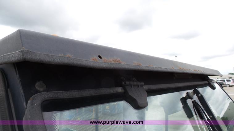 image for item K4080 2010 Kawasaki Mule 4000 utility vehicle