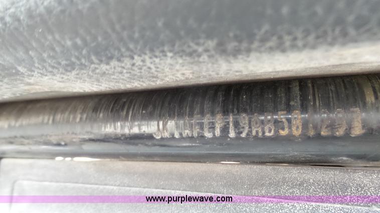 image for item K4080 2010 Kawasaki Mule 4000 utility vehicle