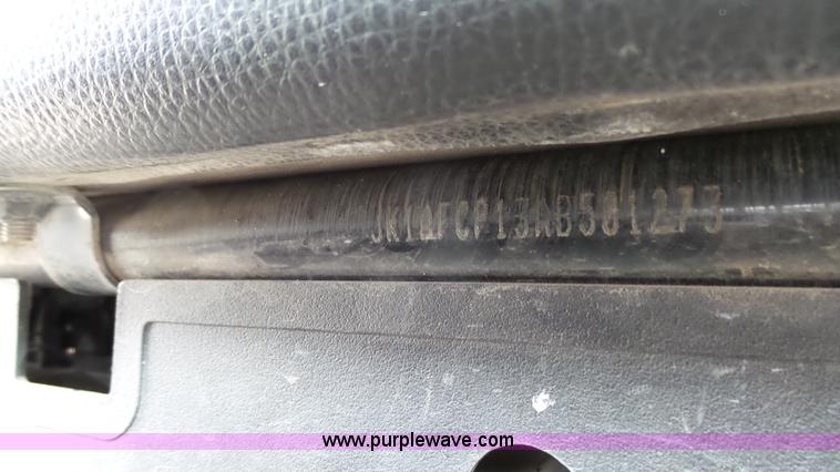 image for item K4081 2010 Kawasaki Mule 4000 utility vehicle